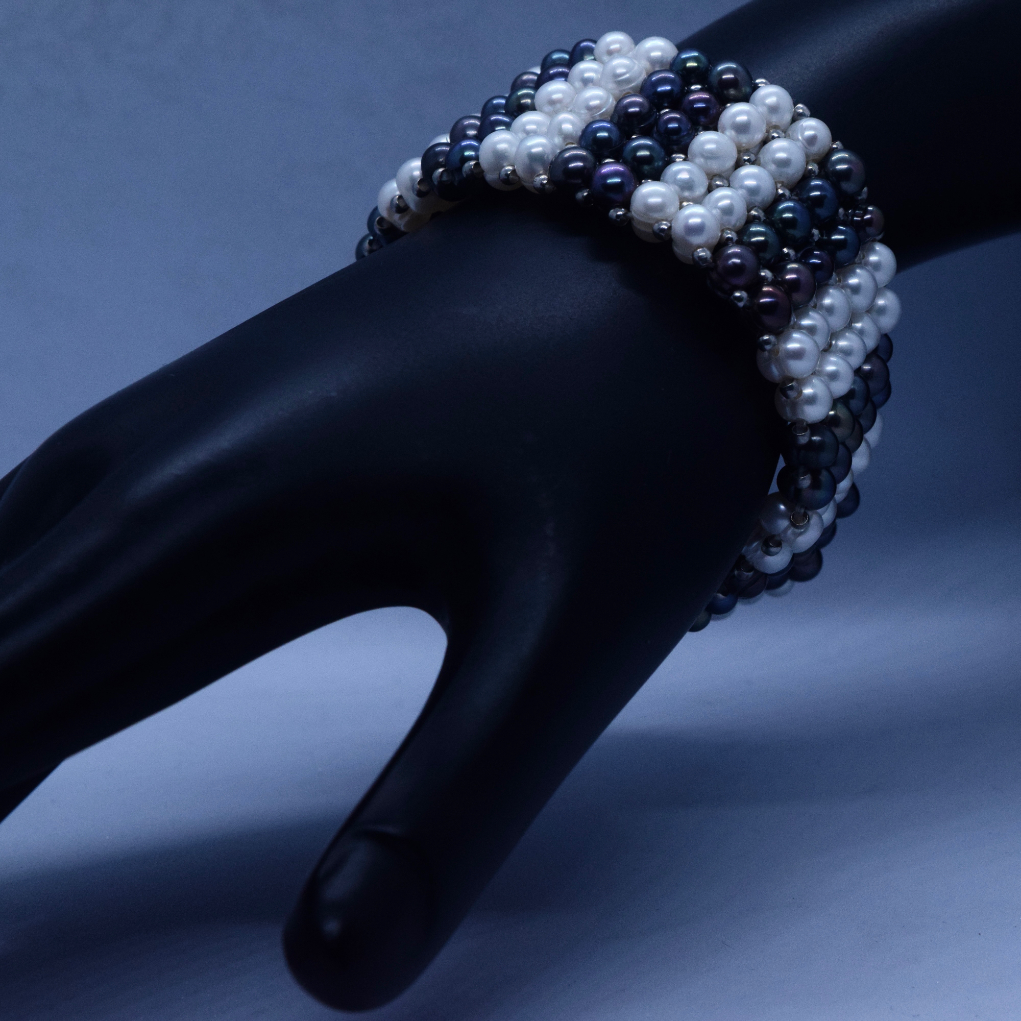 Fabulous White & Multicolored Original Pearls Bracelet1