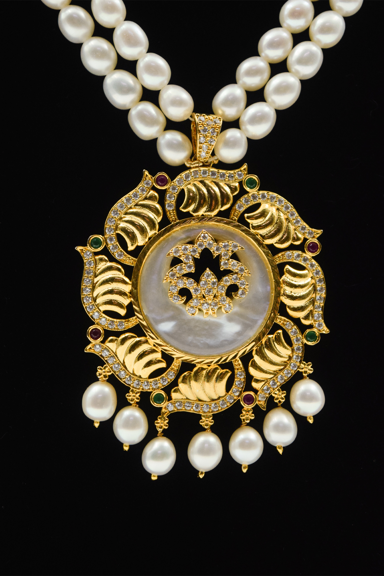 Magnificent White Oval Pearl Necklace With MOP Statement Pendant-close up