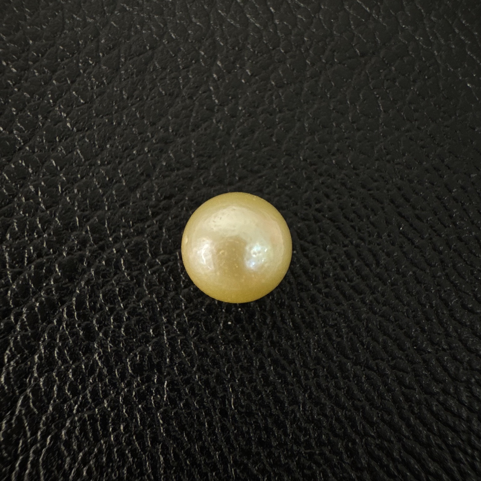 3.76 carat golden South Sea pearl, 7.9mm round, AAA quality - Pure Pearls