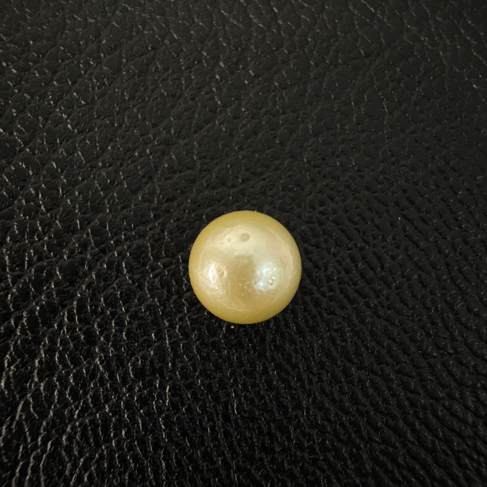 Second view of a 7.9mm golden South Sea loose pearl showing lustre and surface - Pure Pearls