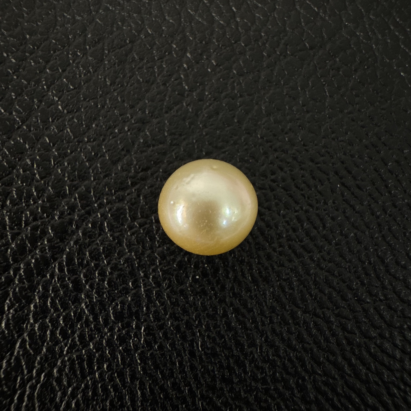 4.185 carat golden South Sea pearl, 8.1mm round, AAA quality - Pure Pearls