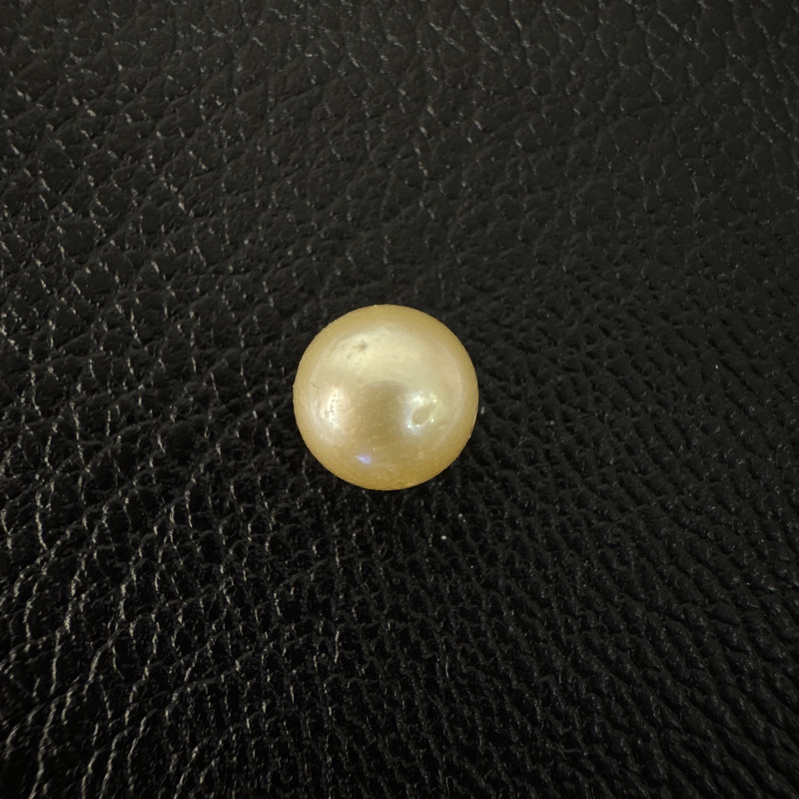 3.96 carat golden South Sea pearl, 8.1mm round, AAA quality - Pure Pearls
