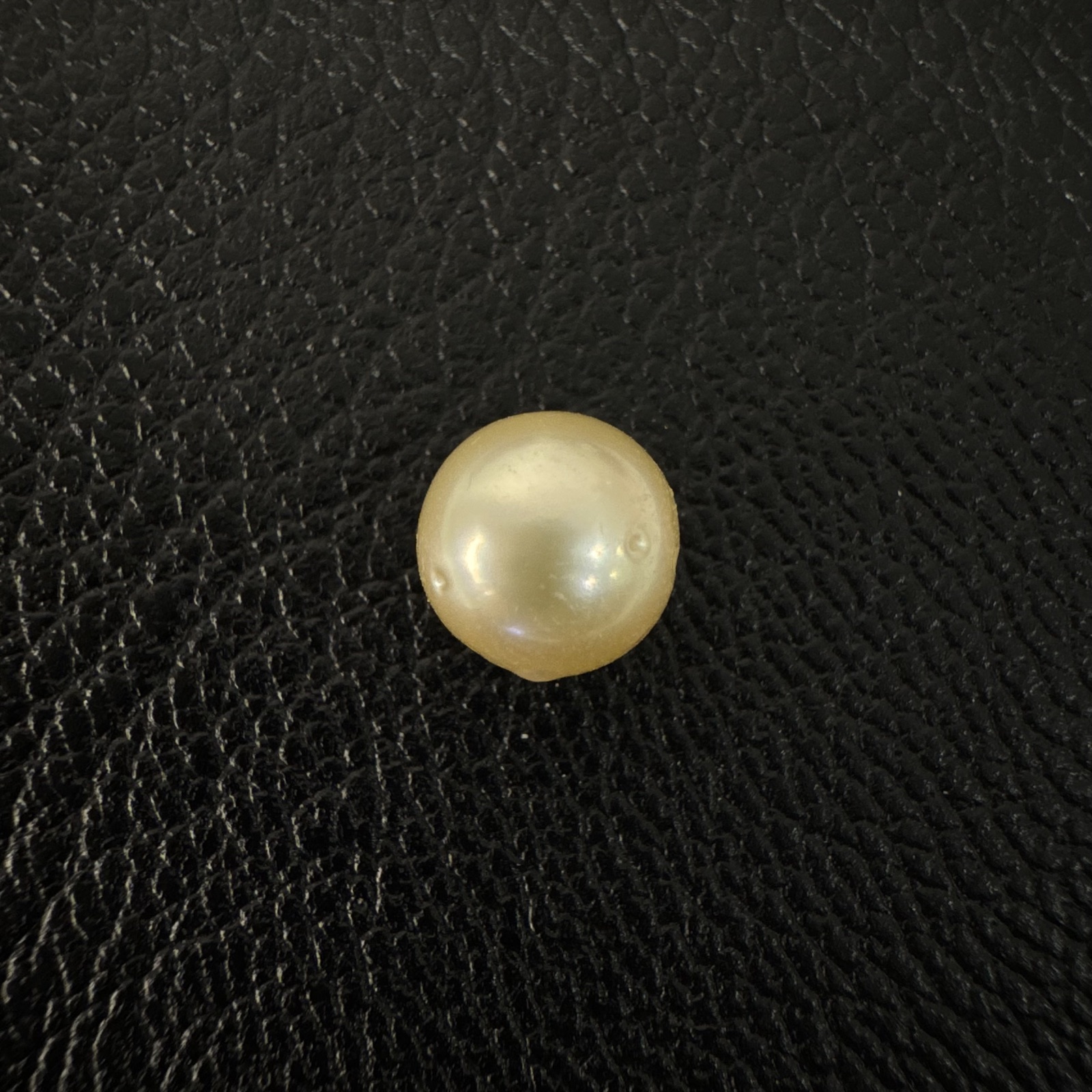 4.37 carat golden South Sea pearl, 8.3mm round, AA quality - Pure Pearls