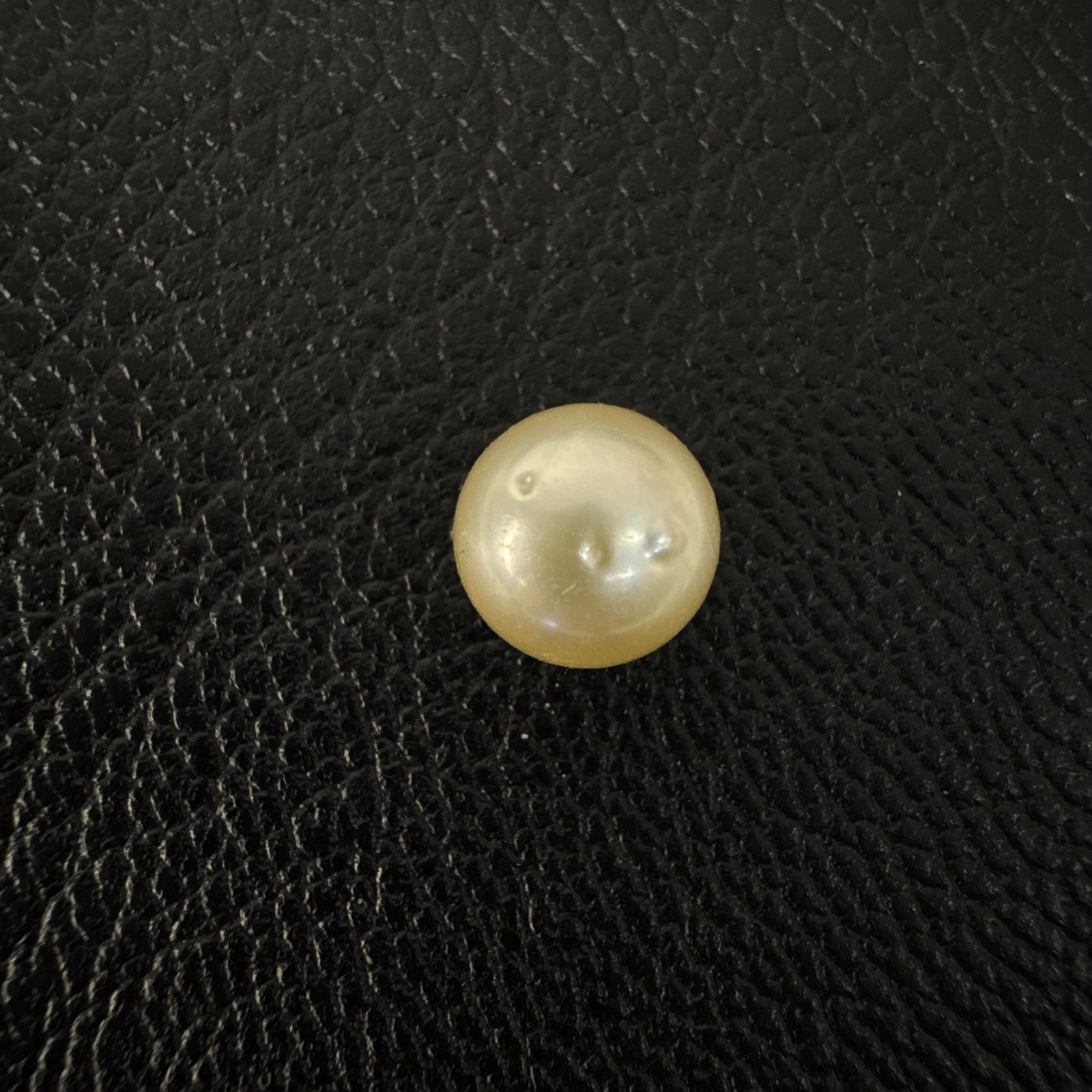 Second view of a 8.3mm golden South Sea loose pearl showing lustre and surface - Pure Pearls