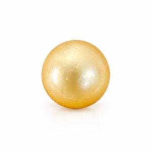 4.395 carat golden South Sea pearl, 8.3mm round, AAA quality, natural undyed colour - Pure Pearls