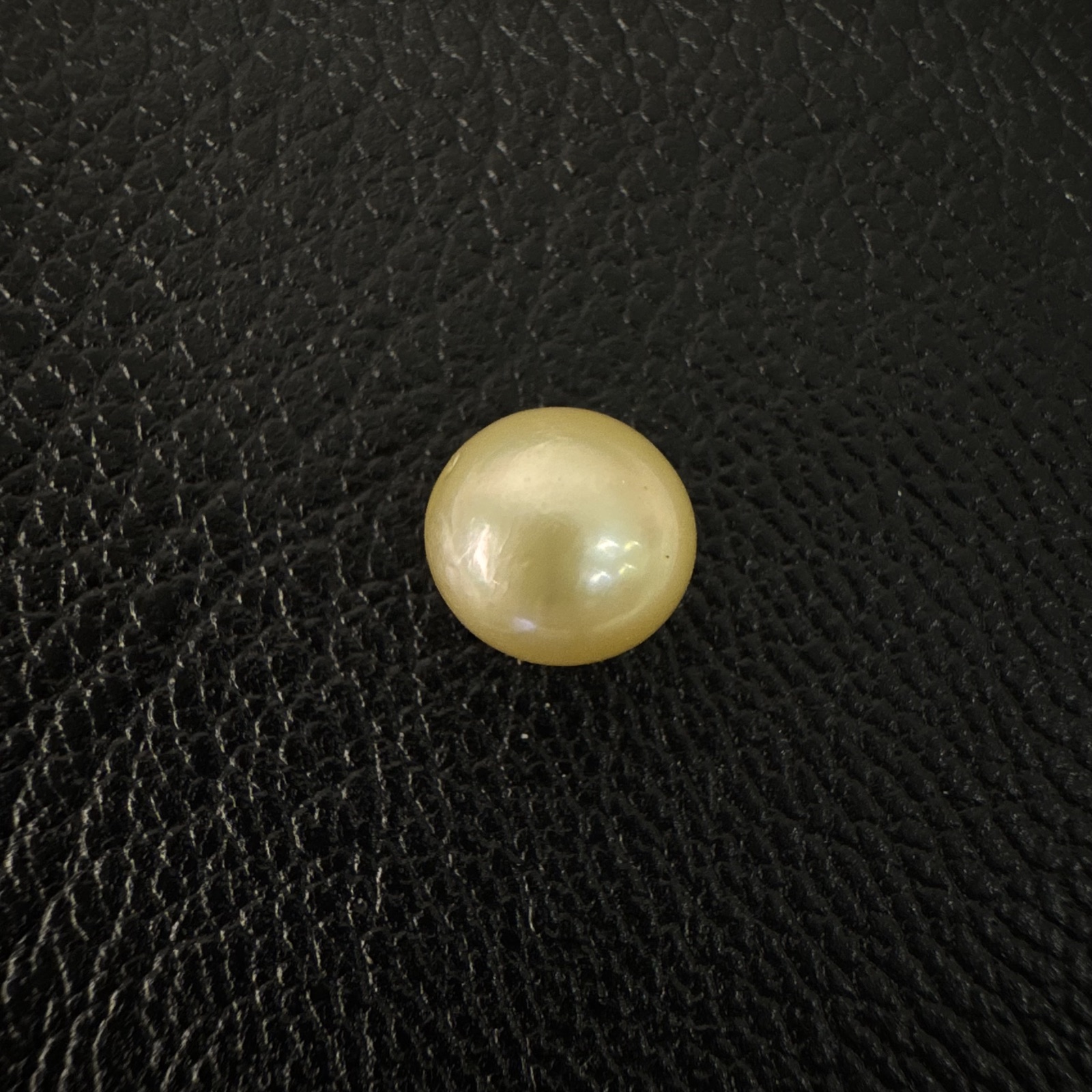 4.32 carat golden South Sea pearl, 8.4mm round, AAA quality - Pure Pearls