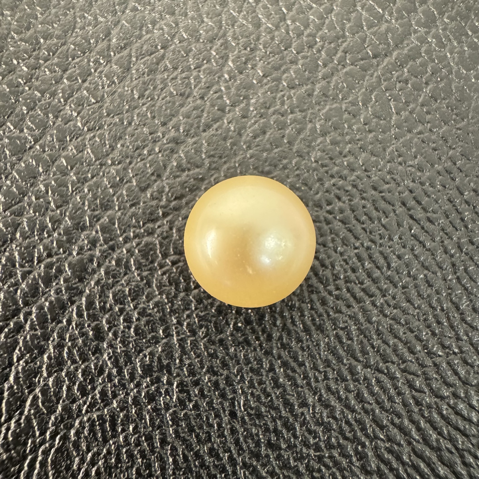 5.88 carat golden South Sea pearl, 9.2mm round, AAA quality - Pure Pearls