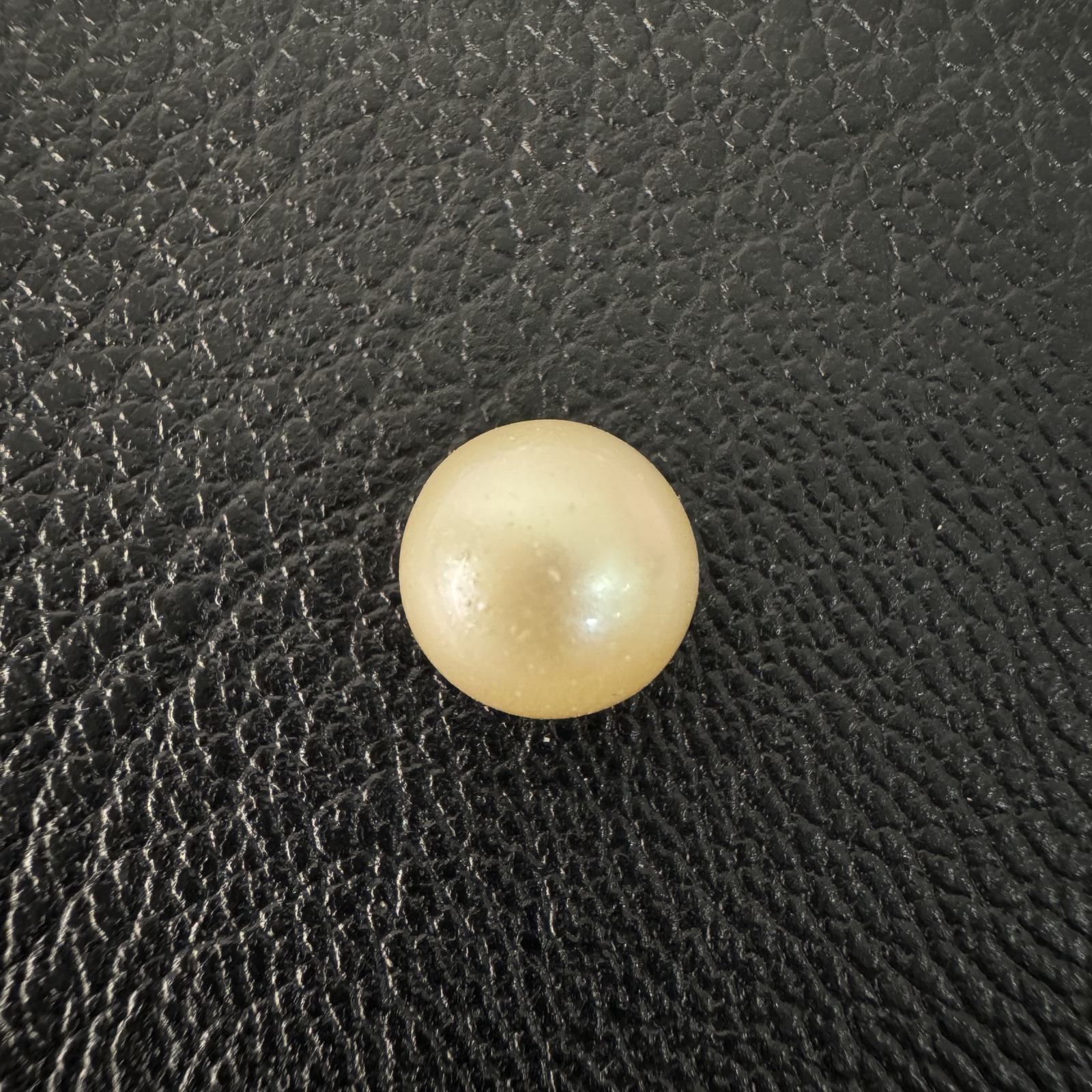 Second view of a 9.2mm golden South Sea loose pearl showing lustre and surface - Pure Pearls