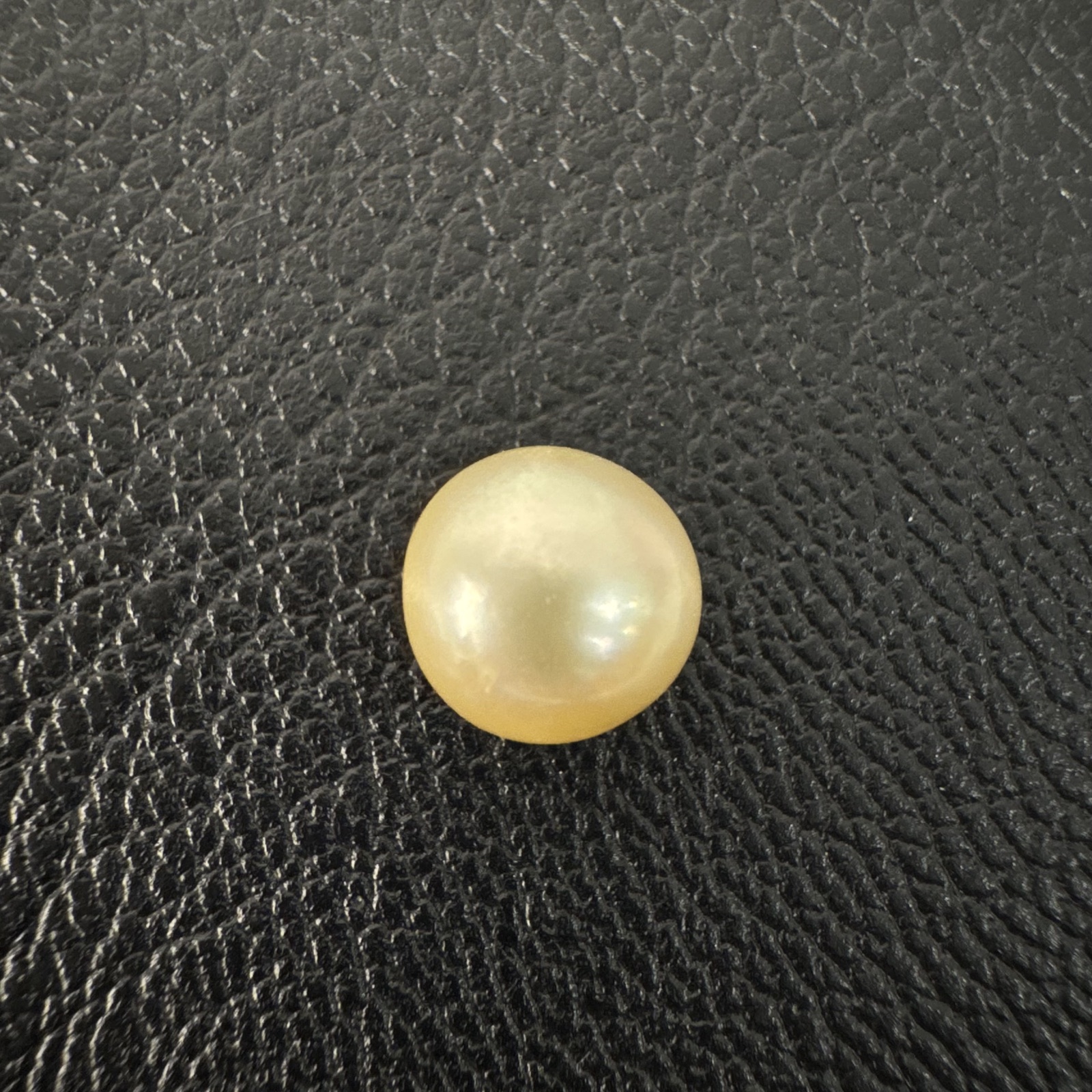 Second view of a 9.3mm golden South Sea loose pearl showing lustre and surface - Pure Pearls