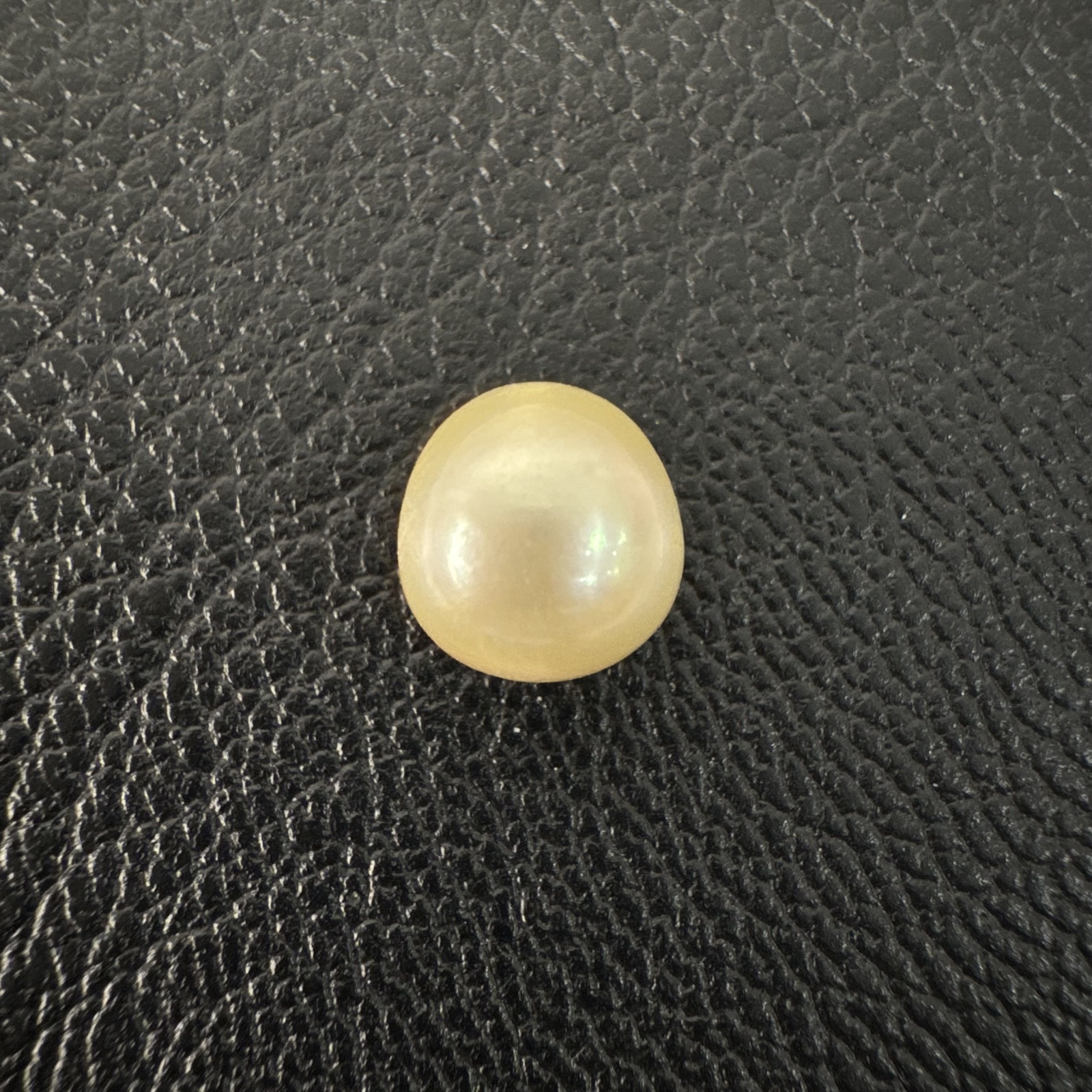 Second view of a 9.4mm golden South Sea loose pearl showing lustre and surface - Pure Pearls