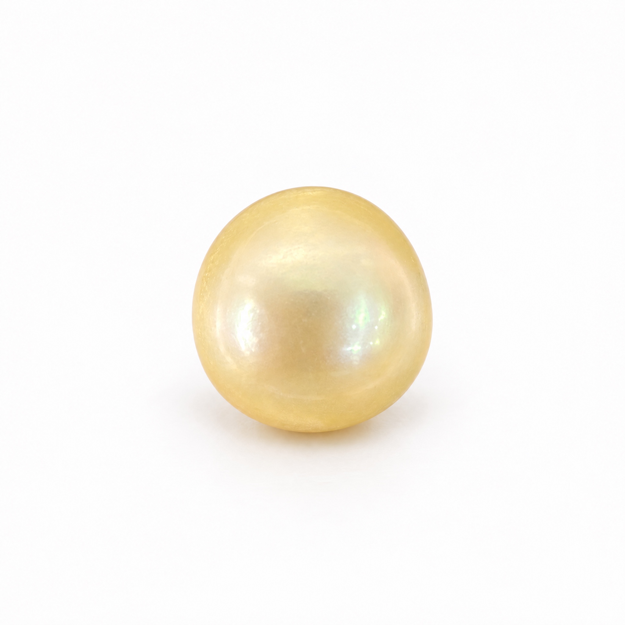 5.84 carat golden South Sea pearl, 9.4mm oval, AAA quality, natural undyed colour - Pure Pearls