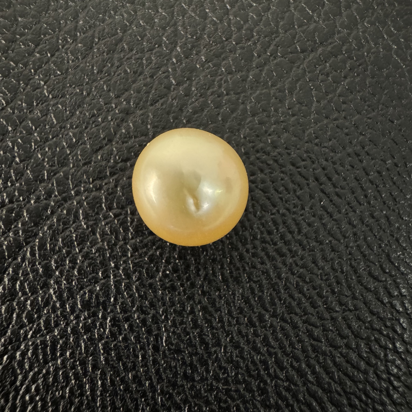 Second view of a 9.5mm golden South Sea loose pearl showing lustre and surface - Pure Pearls