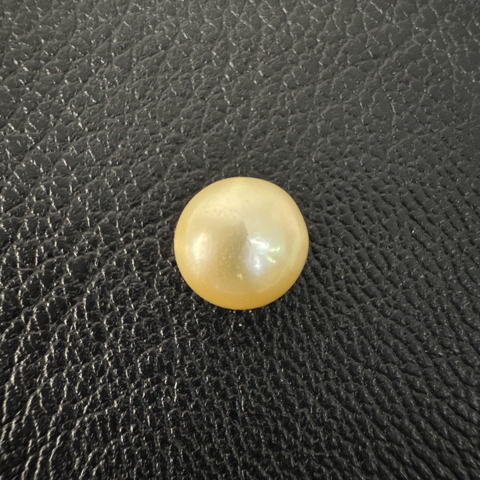 5.84 carat golden South Sea pearl, 9.5mm round, AAA quality - Pure Pearls