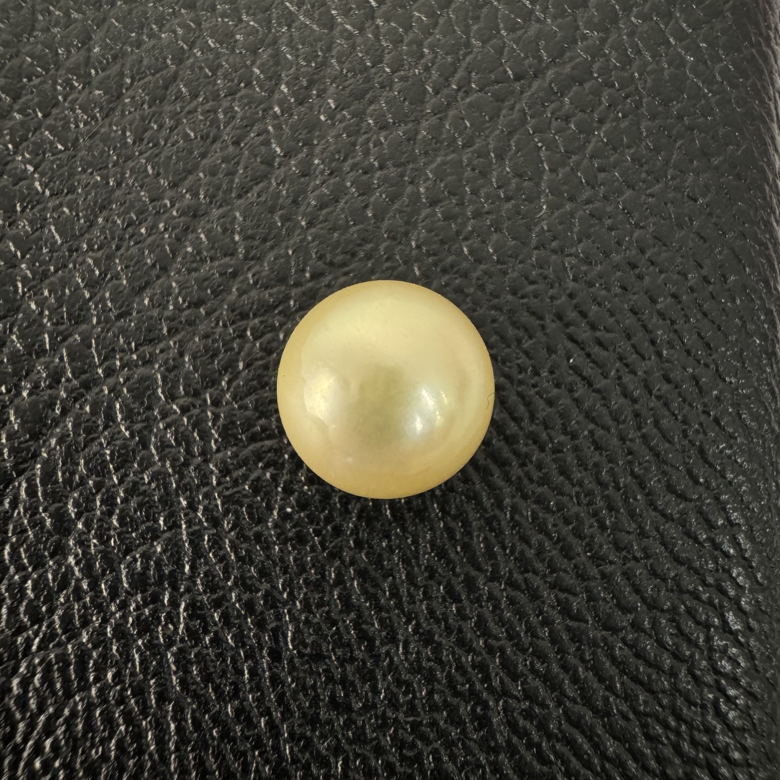 6.1 carat golden South Sea pearl, 9.5mm semi-round, AAA quality - Pure Pearls