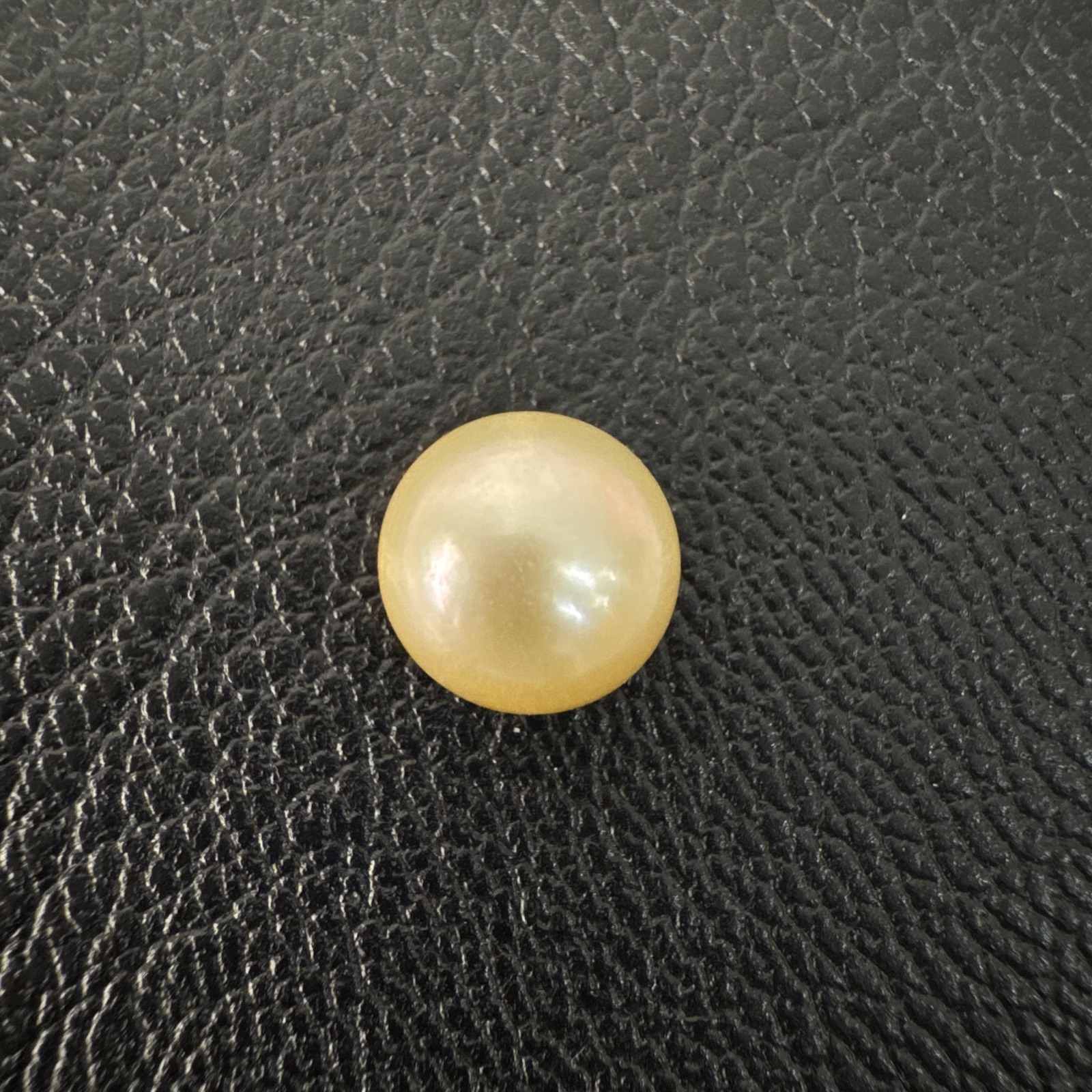 5.955 carat golden South Sea pearl, 9.6mm round, AAA quality - Pure Pearls