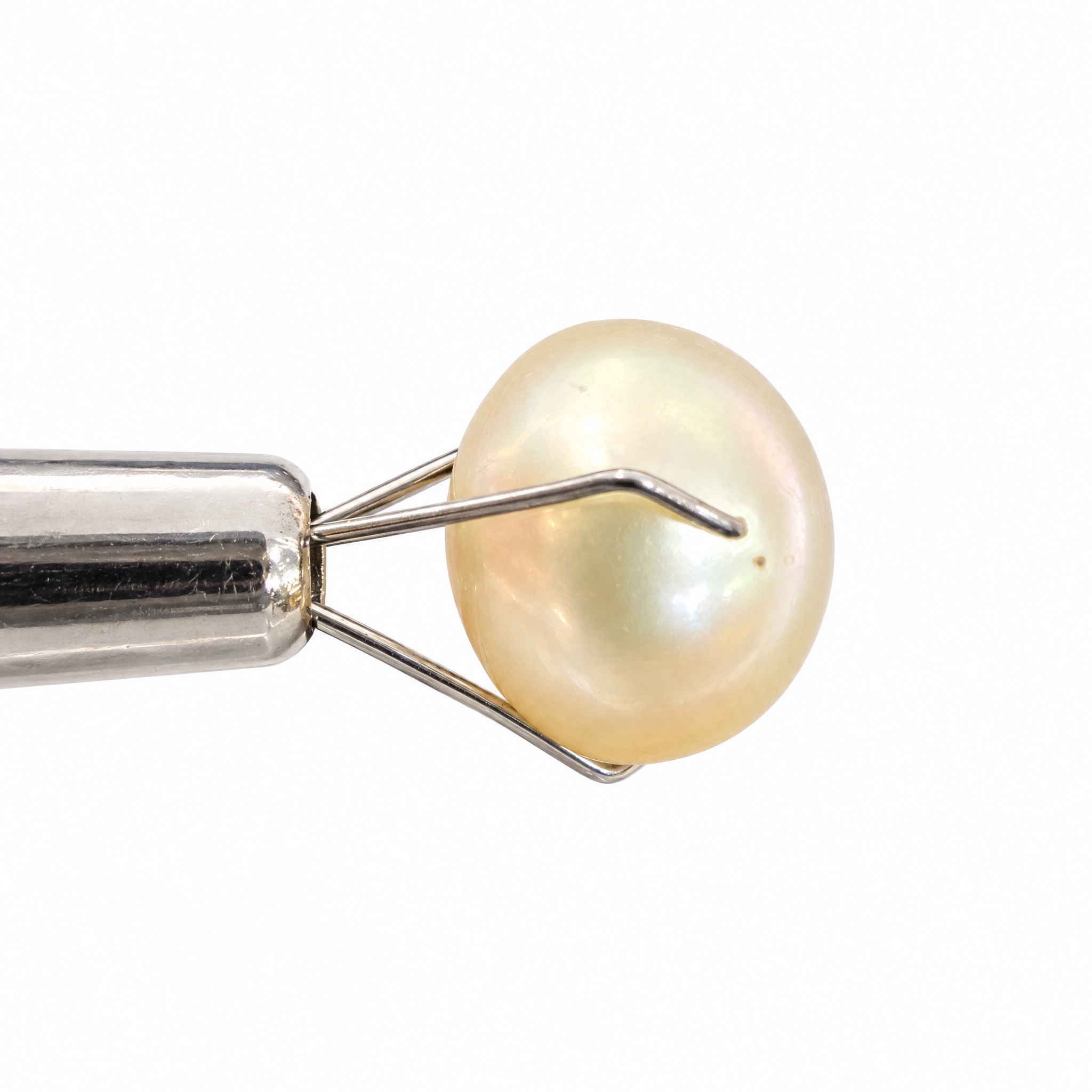 5.69 carat golden South Sea pearl, 9.6mm semi-round, AAA quality, natural undyed colour - Pure Pearls
