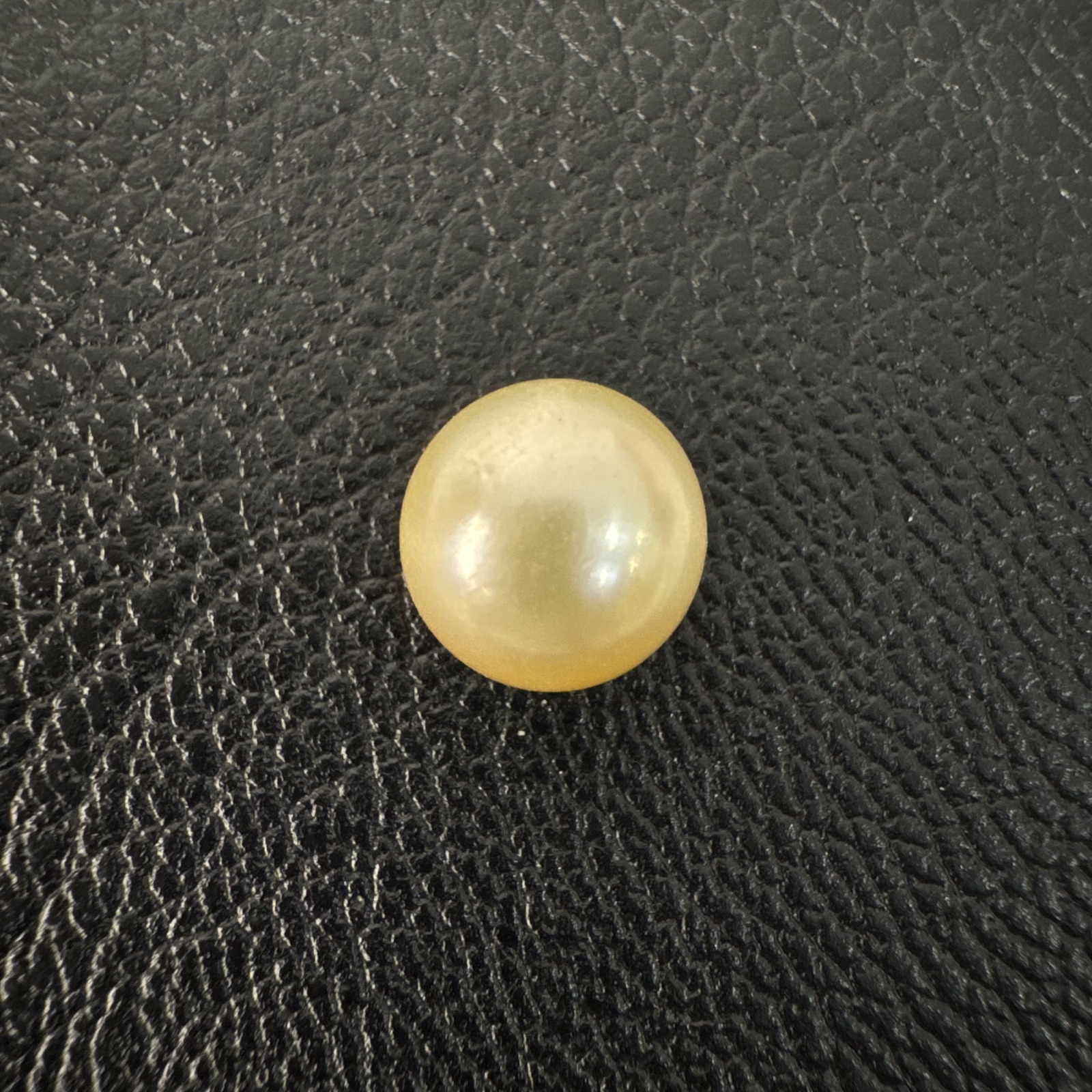 6.475 carat golden South Sea pearl, 9.7mm round, AAA quality - Pure Pearls