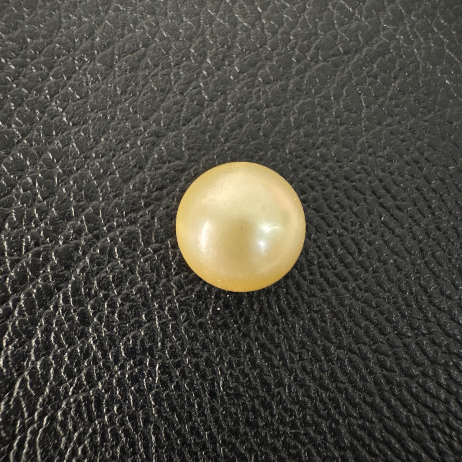 6.41 carat golden South Sea pearl, 9.7mm semi-round, AAA quality - Pure Pearls