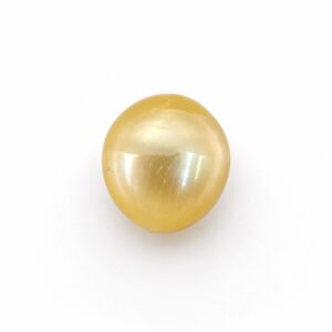 5.63 carat golden South Sea pearl, 9.8mm oval, AAA quality, natural undyed colour - Pure Pearls