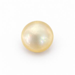 6.08 carat golden South Sea pearl, 9.8mm round, AAA quality, natural undyed colour - Pure Pearls