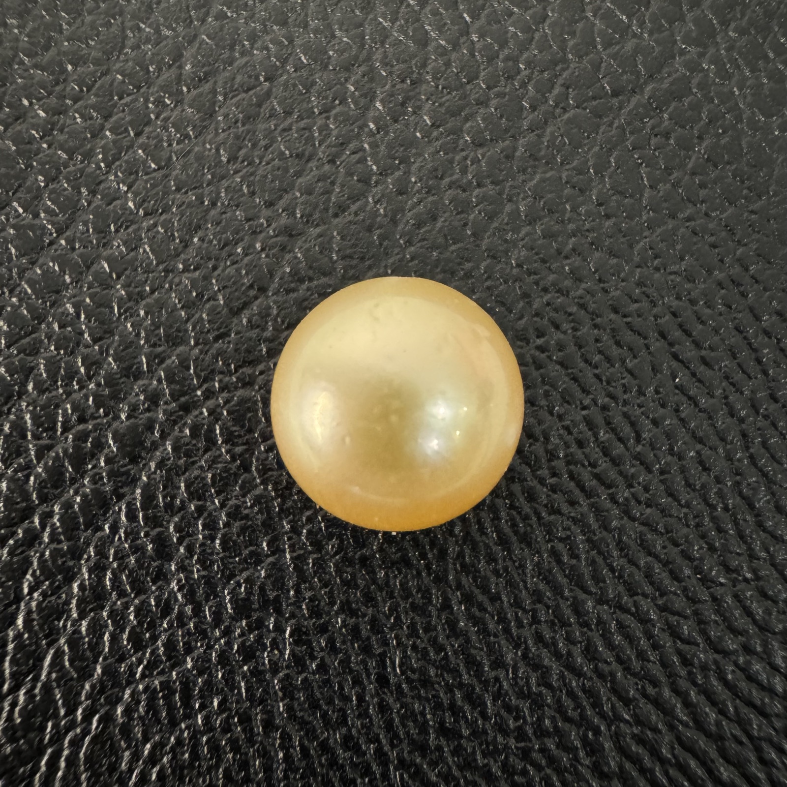 8.94 carat golden South Sea pearl, 10.7mm round, AAA quality - Pure Pearls
