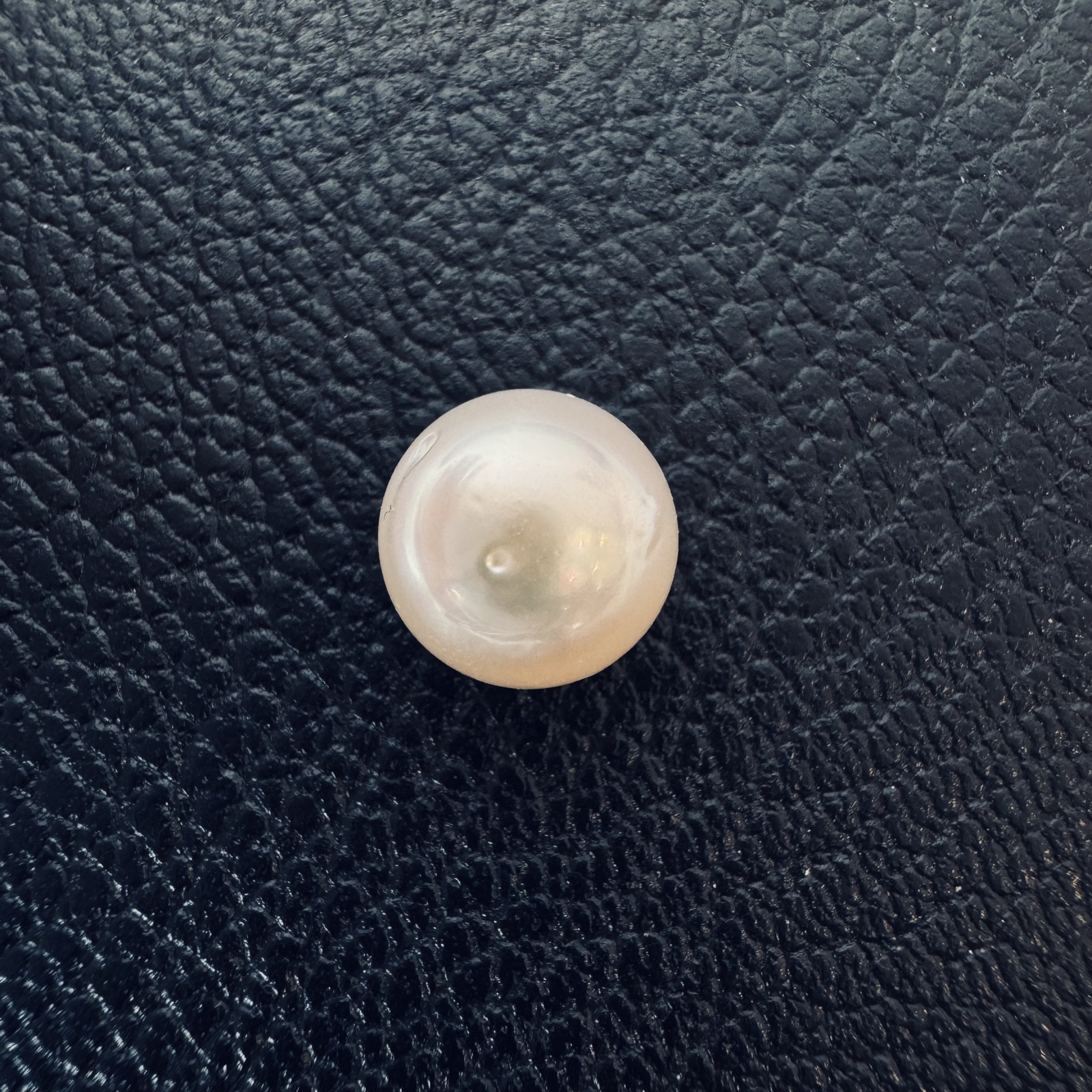 Second view of a 9.2mm white South Sea loose pearl showing lustre and surface - Pure Pearls