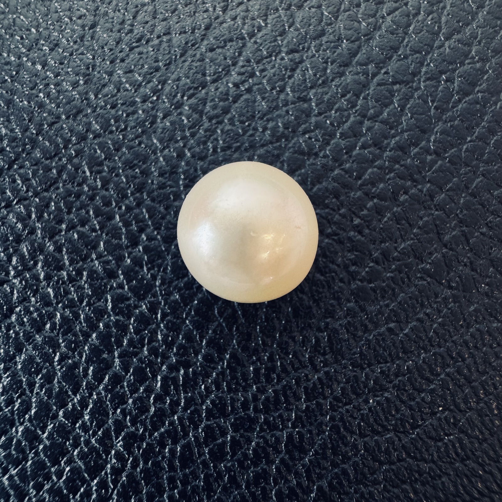 6.14 carat white South Sea loose pearl, 9.4mm round, AAA quality - Pure Pearls